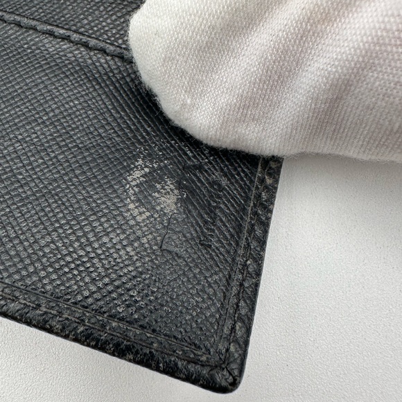 Prada Saffiano Leather key card holder - Picture 5 of 8